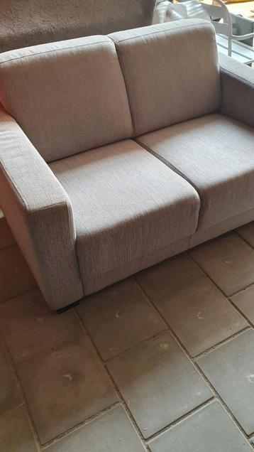 2 zits bankje, grijs met lichte gebruikerssporen beschikbaar voor biedingen