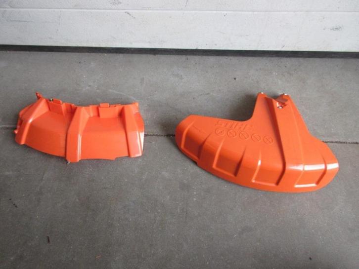 Stihl beschermkap voor bosmaaier, 2 stuks, Tuin en Terras, Bosmaaiers, Zo goed als nieuw, Ophalen