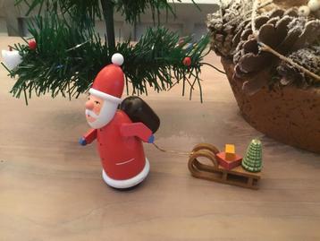 Ertsgebergte Houtsnijwerk Kerstman met slede beschikbaar voor biedingen