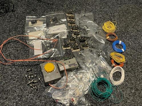 Treinbaan spullen microswitch setjes, draad schakelaars etc, Hobby en Vrije tijd, Modeltreinen | H0, Zo goed als nieuw, Gelijkstroom of Wisselstroom
