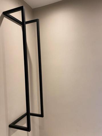 Handdoekenrek zwart staal  95cm x 25cm beschikbaar voor biedingen