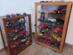 22 modelauto's (1:18) , 2 vitrines en 33 kleine autos (1:43), Hobby en Vrije tijd, Modelauto's | 1:18, Ophalen, Zo goed als nieuw