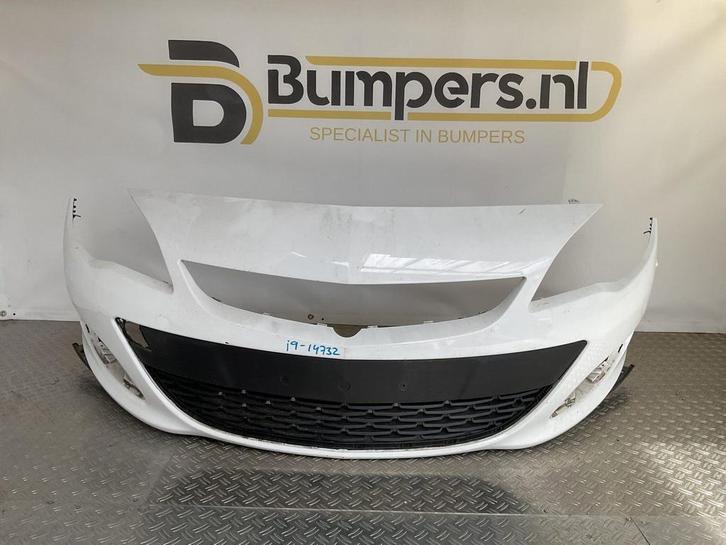 Bumper Opel Astra J Facelift 12-16 13368660 Voorbumper 2-i9-, Auto-onderdelen, Carrosserie en Plaatwerk, Bumper, Voor, Gebruikt