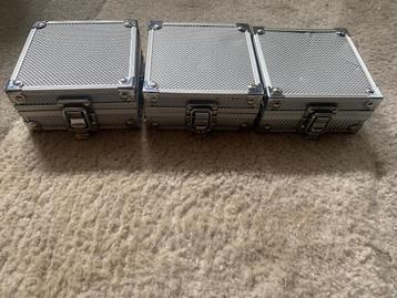 Metalen Gameboy Advance SP doosjes beschikbaar voor biedingen