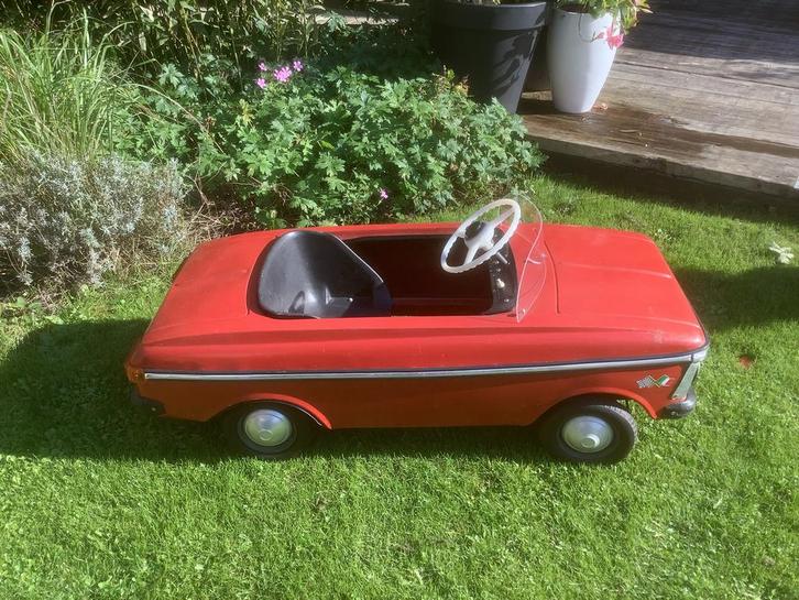 Vintage Moskvitch Trapauto, Kinderen en Baby's, Speelgoed | Buiten | Voertuigen en Loopfietsen, Zo goed als nieuw, Trapvoertuig