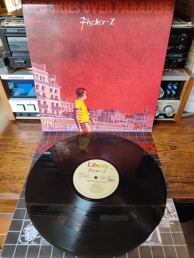 Fischer-Z - Red Skies Over Paradise LP, Ophalen of Verzenden, Zo goed als nieuw, 12 inch