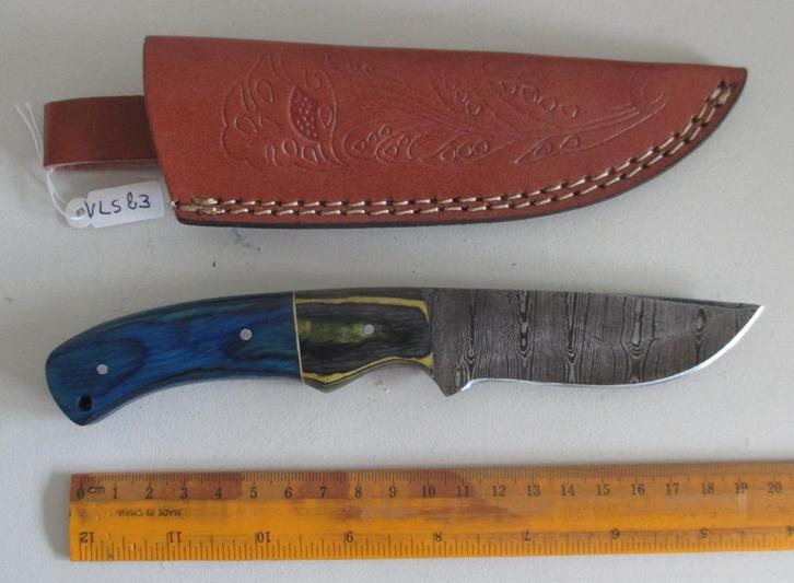 Hand gesmeed Damast mes met lederen schede. VL583., Caravans en Kamperen, Kampeergereedschap, Nieuw, Ophalen of Verzenden