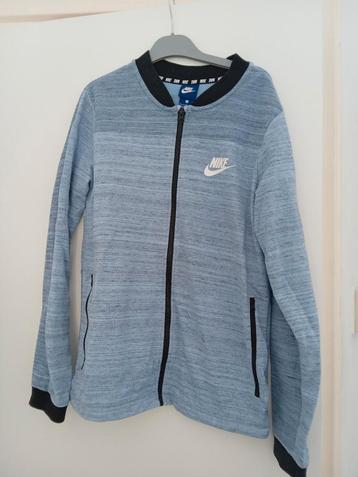 Nike vest jongens maat S beschikbaar voor biedingen