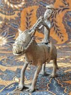 Krijger op paard mooi antiek brons beeldje uit India 10,6 cm, Ophalen of Verzenden