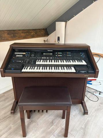 electrische orgel, merk Technics, model SX-GN3 met kruk beschikbaar voor biedingen
