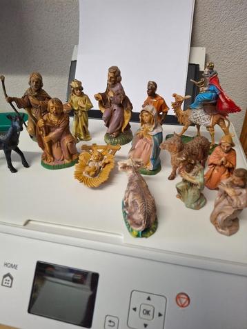 Kerstgroepje formaat ongeveer 10 c/m met kameel beschikbaar voor biedingen