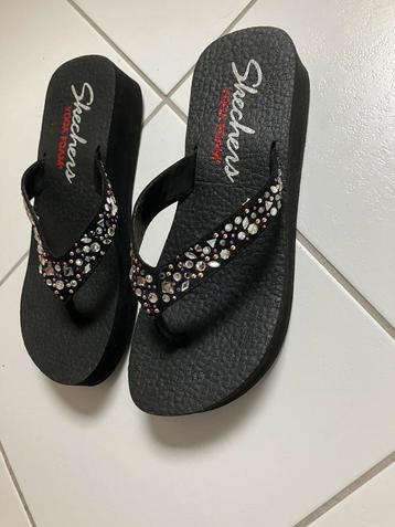 Skechers teenslippers maat 38 zeart beschikbaar voor biedingen