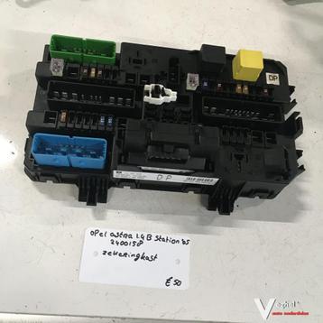Opel Astra 1.4 B Station 2005 Wagennr 2400158  Zekeringkast beschikbaar voor biedingen