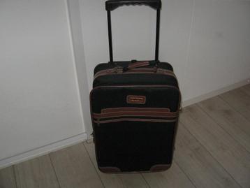 Uitschuifbaar trolley koffer m wieltjes stadoppen €15.- zwar beschikbaar voor biedingen