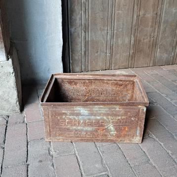 Stoere brocante oude ijzeren bak kist 2 handgreepjes Etage3 beschikbaar voor biedingen