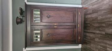 Supermooie antieke houten kast beschikbaar voor biedingen