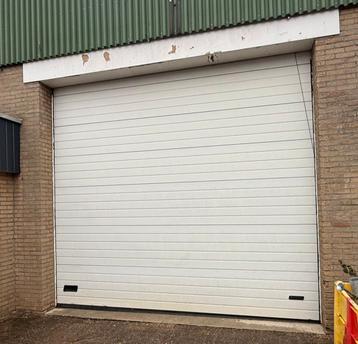Overheaddeur 4m breed 3.6m hoog beschikbaar voor biedingen
