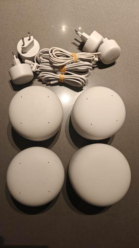 Google Nest wifi mesh router & 3 acces points, Computers en Software, Routers en Modems, Gebruikt, Router, Ophalen of Verzenden