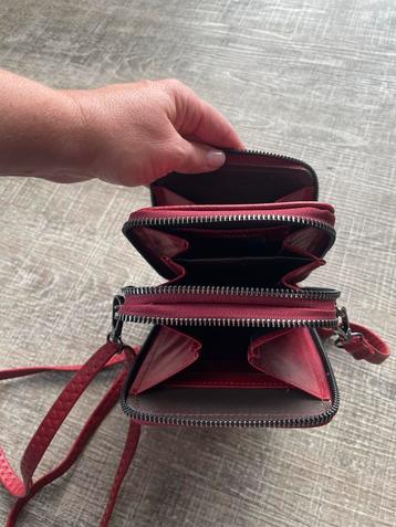 Rood Telefoon Tasje / Portemonnee - Nieuw beschikbaar voor biedingen