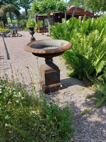 Tuinvaas Gietijzeren bloembak Bloempot beschikbaar voor biedingen