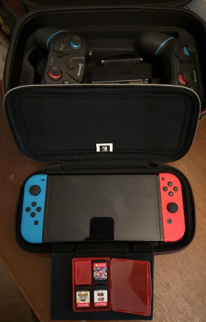 Nintendo Switch Oled met 3 toptitels, Spelcomputers en Games, Spelcomputers | Nintendo Switch, Zo goed als nieuw, Switch OLED
