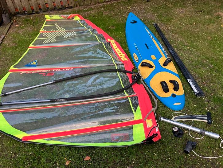 Bic veloce surfset met 7.5m2 gaastra zeil, Watersport en Boten, Windsurfen, Gebruikt, Complete set, 250 tot 300 cm, Met vin(nen)