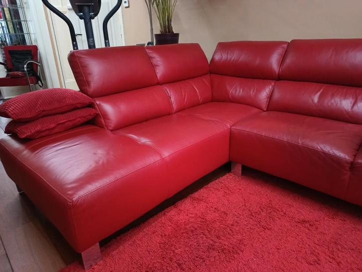 Rood leren hoekbank (Lederland), Huis en Inrichting, Banken | Complete zithoeken, Zo goed als nieuw, Ophalen