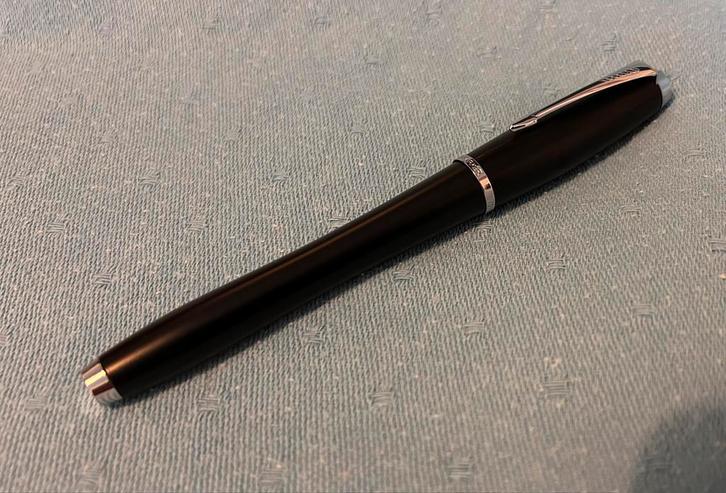 Parker Urban Vulpen Zwart met Chromen Acc LEES AUB TEKST, Verzamelen, Pennenverzamelingen, Zo goed als nieuw, Vulpen, Parker, Ophalen of Verzenden