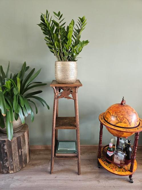 Art Nouveau vintage plantentafel met houtsnijwerk, hoog, Antiek en Kunst, Antiek | Meubels | Tafels, Ophalen