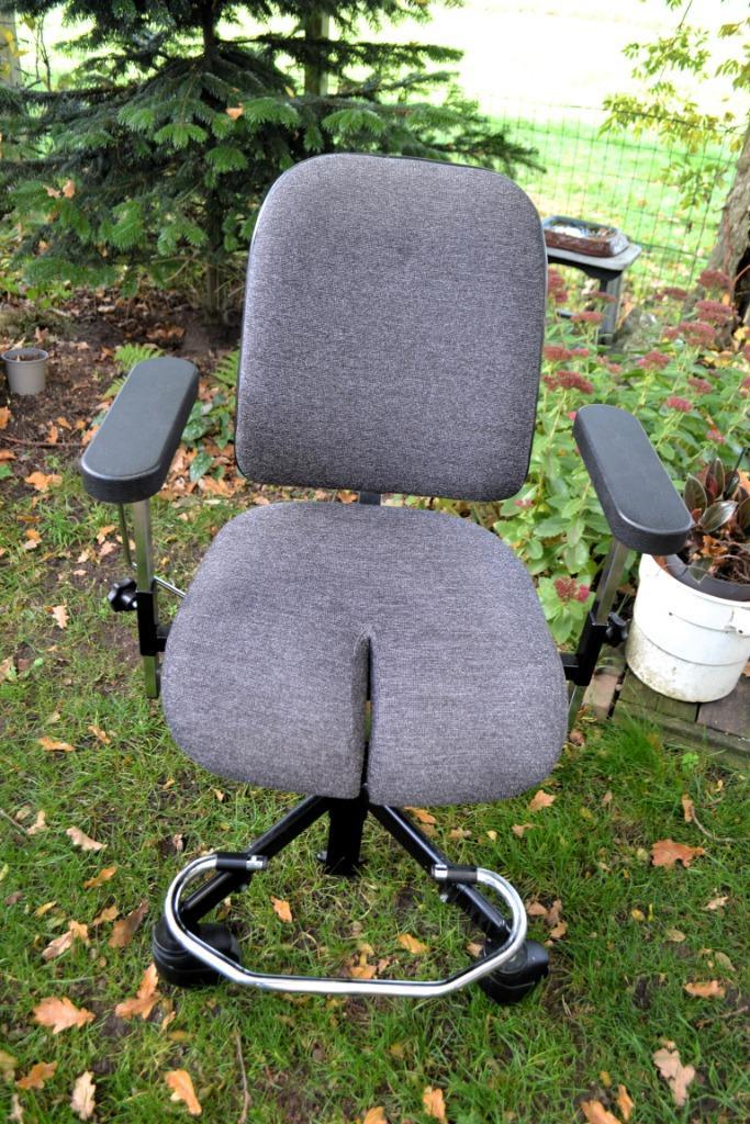 Medross trippelstoel met gasveer en beugel, Diversen, Verpleegmiddelen, Zo goed als nieuw, Ophalen