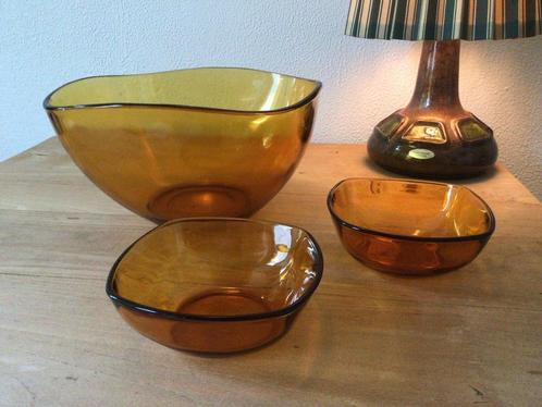 Amberkleurige Glazen Schaal Set, Huis en Inrichting, Woonaccessoires | Schalen en Manden, Gebruikt, Schaal, Overige vormen, Glas
