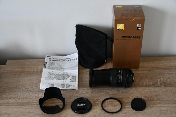 Nikon AF-S DX VR Zoom-Nikkor 18-200mm f/3.5-5.6 G IF-ED + UV, Audio, Tv en Foto, Fotografie | Lenzen en Objectieven, Zo goed als nieuw