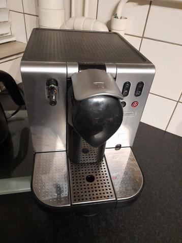 Nespresso De'Longhi Koffiemachine - Gebruikt beschikbaar voor biedingen