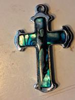 kruisje,zilver, met ingezet glas.lengte 4 cm, Ophalen of Verzenden