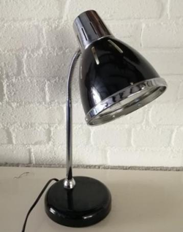 Leuke design zwarte tafellamp in heel goede staat. beschikbaar voor biedingen