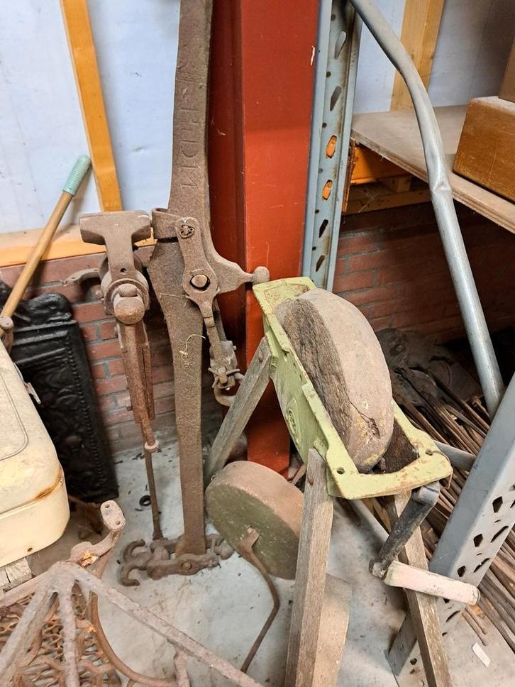 Oude bankschroef, Doe-het-zelf en Verbouw, Gereedschap | Handgereedschap, Gebruikt, Ophalen