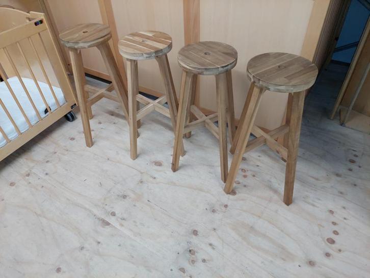 Set: 7x Ikea Skogsta barkruk, 4x zgan., 3x NIEUW! en 1 bank, Huis en Inrichting, Barkrukken, Nieuw, 60 tot 90 cm, Hout, 5 krukken of meer