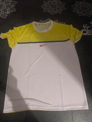 Nike shirt beschikbaar voor biedingen