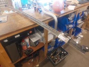 Bronzen overloop met slede  (180 cm) beschikbaar voor biedingen