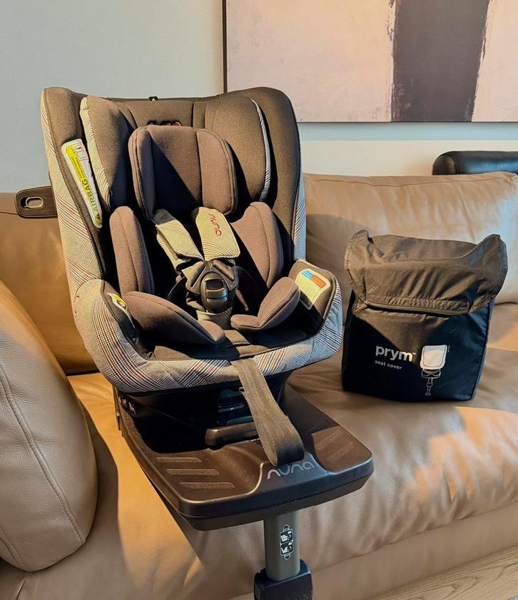 Nuna Prym i-size draaibaar autostoel met nieuwe winterhoes, Kinderen en Baby's, Autostoeltjes, Zo goed als nieuw, Overige merken