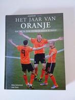 Het Jaar van Oranje - WK Zuid-Afrika boek, Ophalen of Verzenden, Gelezen, Matty Verkamman, Jaap Visser, Balsport