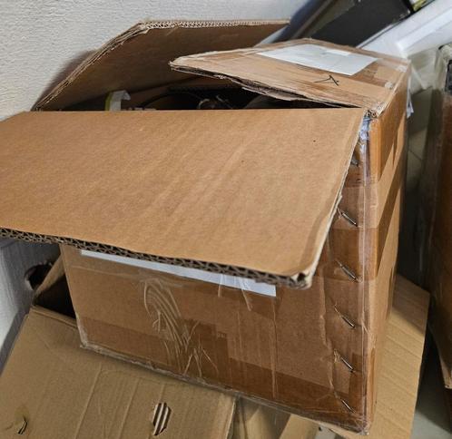 Iemand stevige ♻️ gebruikte  dozen om over te nemen? 60x40cm, Doe-het-zelf en Verbouw, Kratten en Dozen, Gebruikt, Doos, 50 tot 75 cm