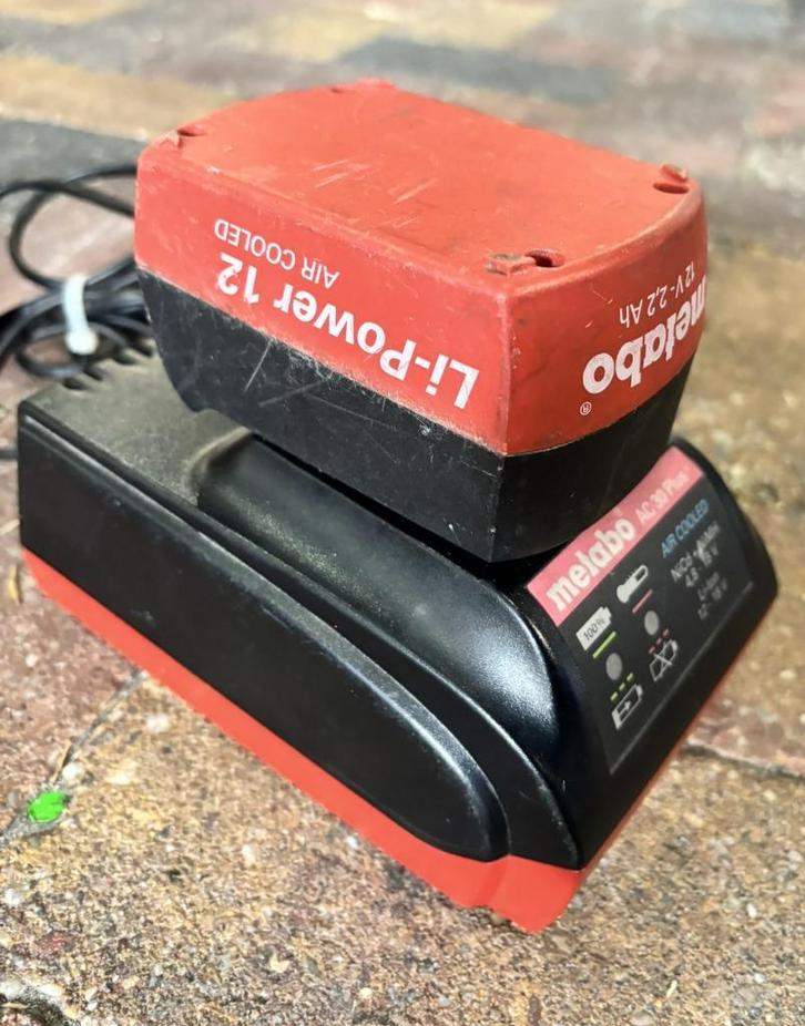 Metabo AC 30 Plus acculader incl. Metabo Li-Power 12V 2,2 Ah, Doe-het-zelf en Verbouw, Gereedschap | Machine-onderdelen en Toebehoren