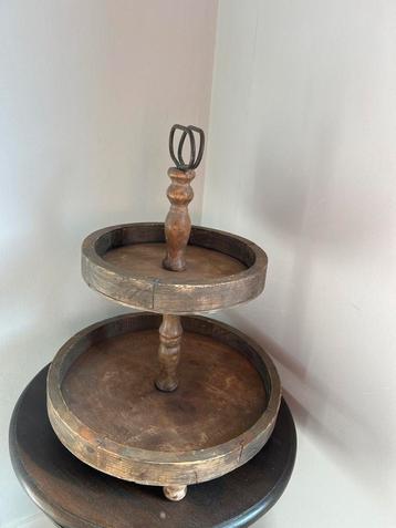 Stoere Etagère oud hout beschikbaar voor biedingen