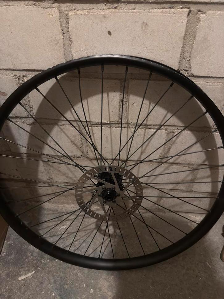 Cowboy 27,5 inch voorwiel met schijfrem. Schadeproduct, Fietsen en Brommers, Fietsonderdelen, Gebruikt, Algemeen, Wiel, Ophalen of Verzenden