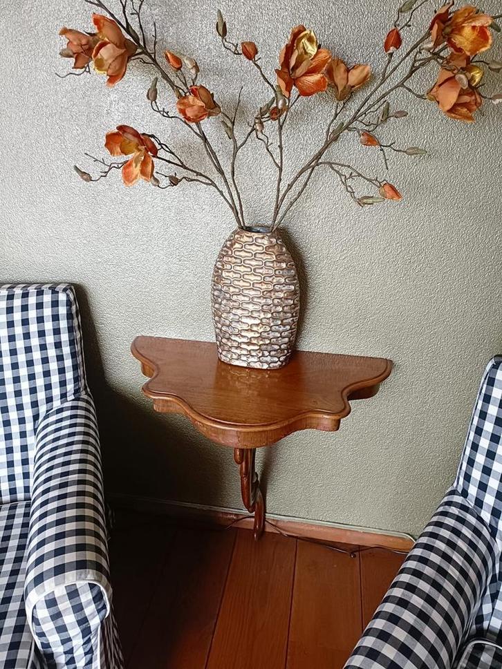 Antieke Sidetable met sierlijke poot, Antiek en Kunst, Antiek | Meubels | Tafels, Ophalen