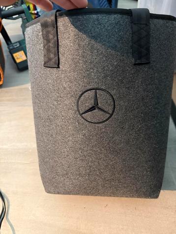 Echte Mercedes tas beschikbaar voor biedingen