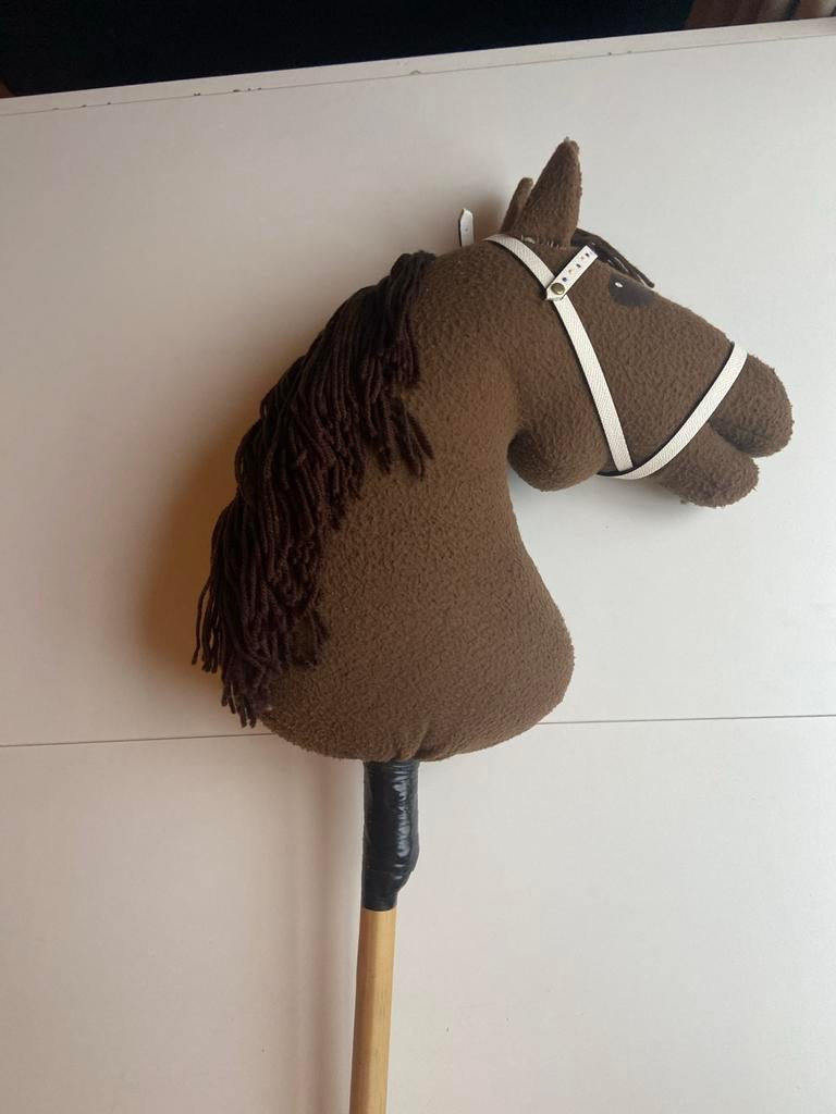 Stokpaard met hoofdstel te koop!, Ophalen, Gebruikt