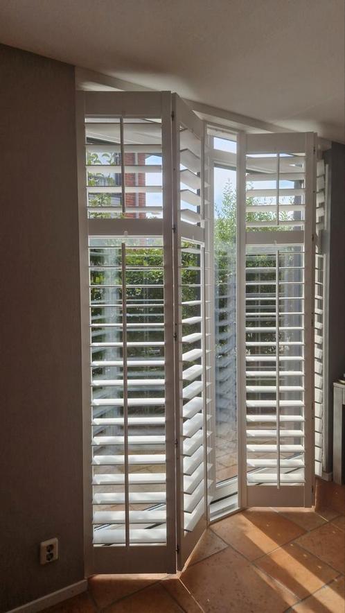 Mooie,grote,kwaliteit witte shutter met blinde scharnieren!, Huis en Inrichting, Stoffering | Gordijnen en Lamellen, Ophalen