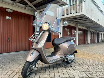 Vespa primevera touring 4T 25km beschikbaar voor biedingen